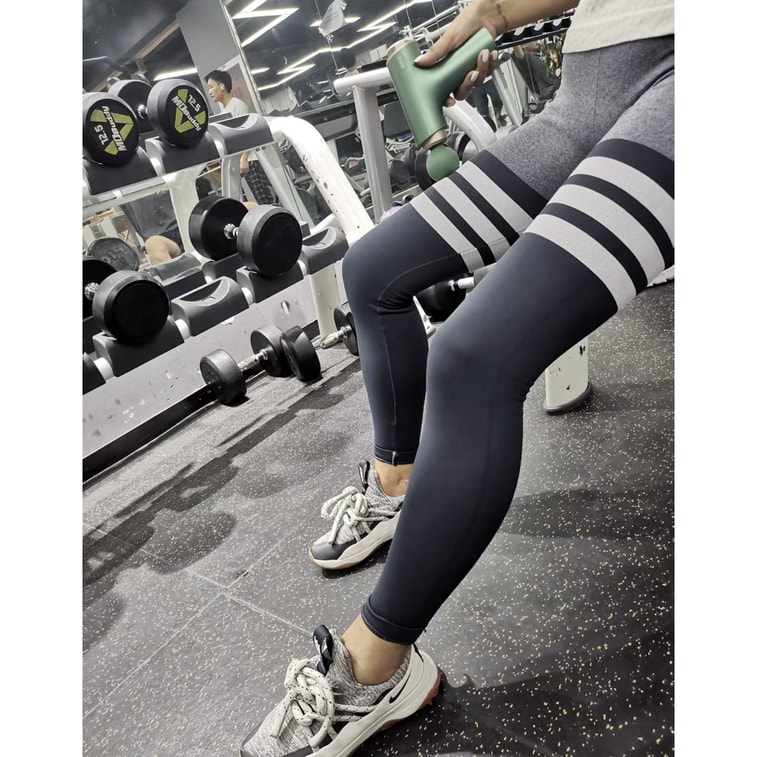 【易烊千玺同款】breo倍轻松 Acupoint深层肌肉放松 mini筋膜枪翡翠绿 1件入 7