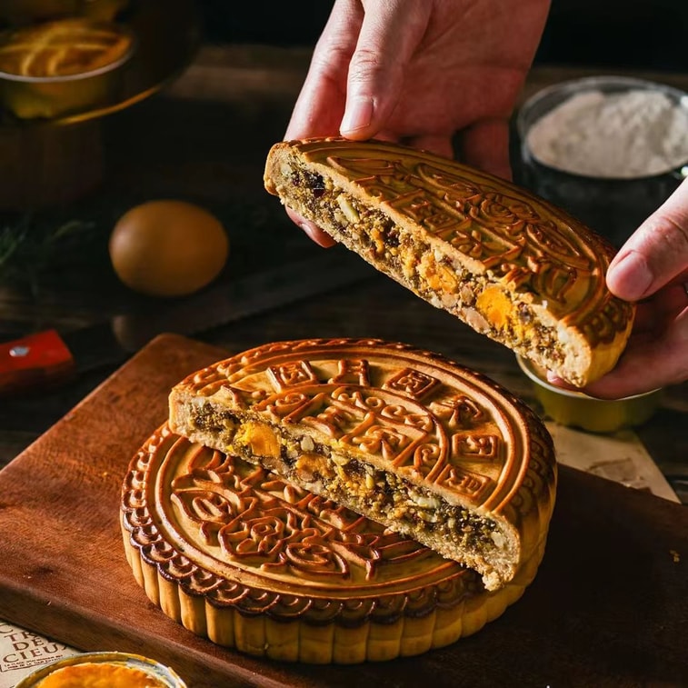 Traditional Five Kernels Mooncake 500g 7