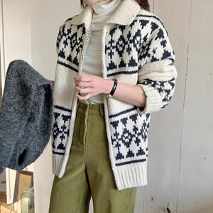 [중국발 다이렉트 메일] HSPM 뉴 레트로 라펠 콘트라스트 자카드 디자인 루즈 니트 가디건 살구 M (One Size)