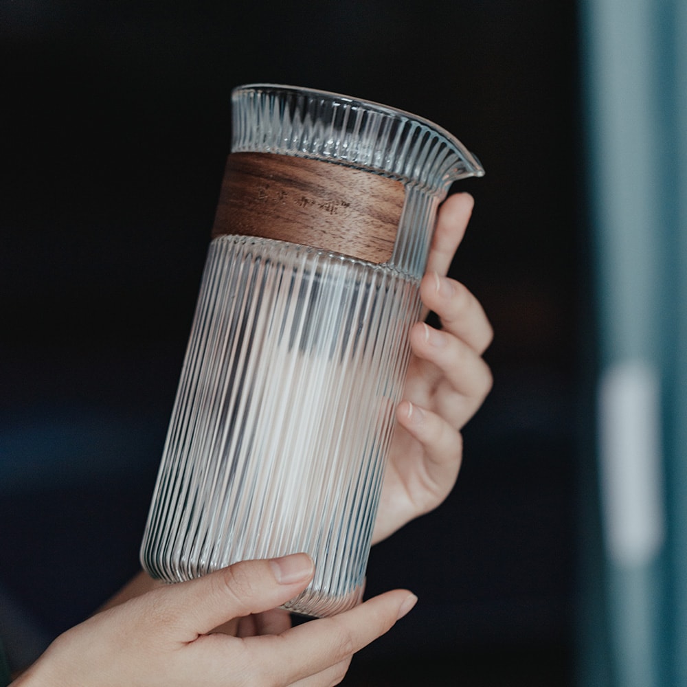  茶颜悦色 艺术家联名款公道杯 700ml/23.67oz 茶颜周边 玻璃杯咖啡杯牛奶杯