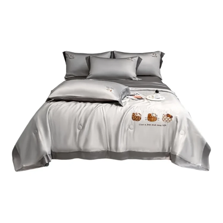 Class A Embroidered Summer Quilt 4-Piece Set Fashion Cat-Mountain