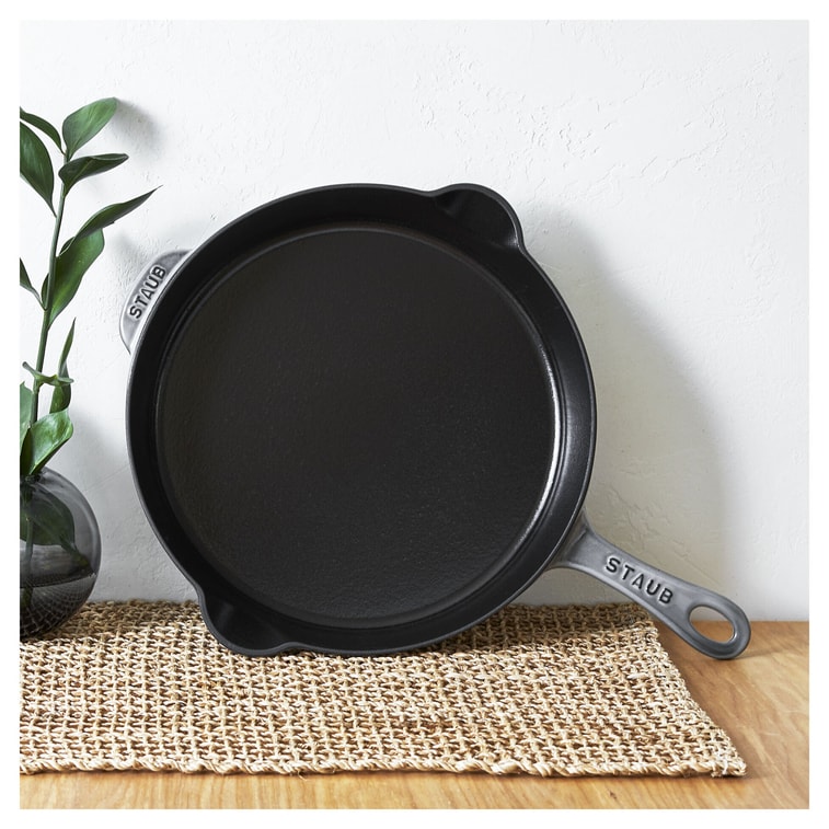 Cast Iron 11-inch Traditional Skillet 11-inch / Graphite Grey 4