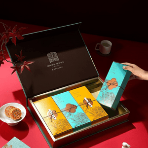 Golden Autumn Reunion Mooncake Gift Set 21.1 oz 【Lotus Seed Paste + Red Bean Paste + Black Sesame +Five Nuts】