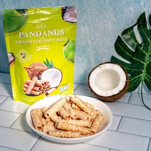 Crispy Coconut Rolls Pandan Flavor 3.5 oz