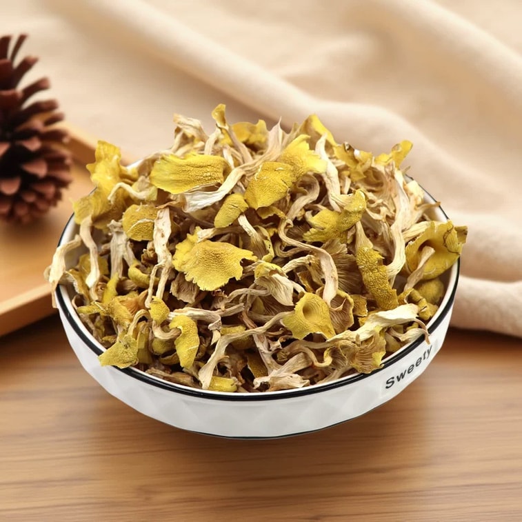 Dried Golden Mushroom 50g. Golden, tender, thick. Hand-sorted, sun-dried. Rich aroma. Perfect for soups, stews, stir-fries, and hotpot. A natural umami booster for cooking. 5