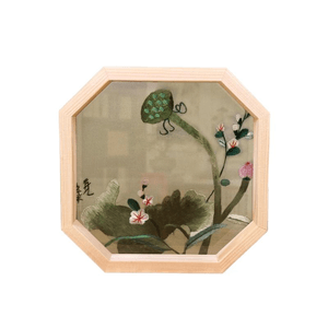 Intangible Cultural Heritage Shu Embroidery Handmade Embroidery Ornament Fuyun Lotus 17 * 17 * 3.8cm