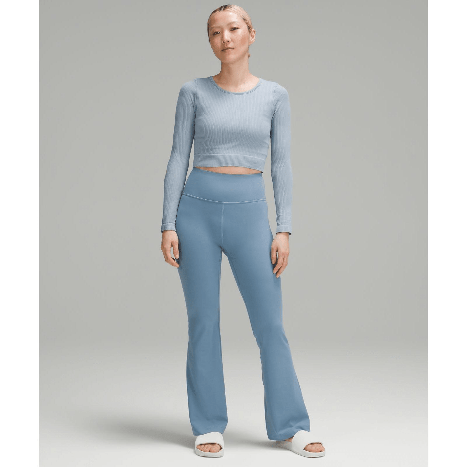 ルルレモン　フレアパンツ Nulu アジアフィット　グレー　M LULULEMON||グルーヴ レディース ウルトラ ハイウエスト フレア パンツ