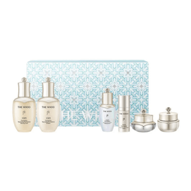 【香港直送】THE HISTORY OF WHOO ザ・ウェザー・ダン PRO ラディアント リバイタライジング ファーミング ナリッシング トナー＆エマルジョン セット（7点）【きらめく冬の雪 クリスマス特別版】