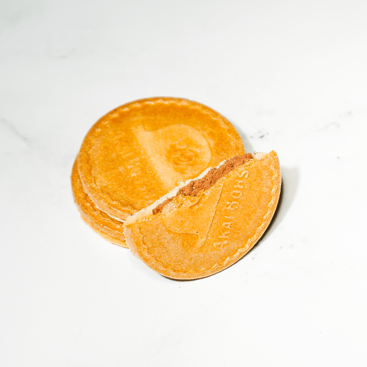 赤い帽子クッキアミルクチョコ10枚入り2.75oz 13