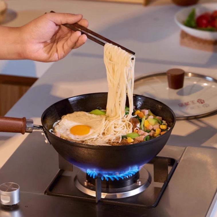 왕위안지 🔥역대 최저가 콤보🔥⭐고순도 철, 균일한 열전도⭐【전통 무쇠 웍】전통 웍 + 슬라이싱 칼 세트, 가정 요리에 적합, 1인분, 24cm, 1~3인 가족에게 추천. 4