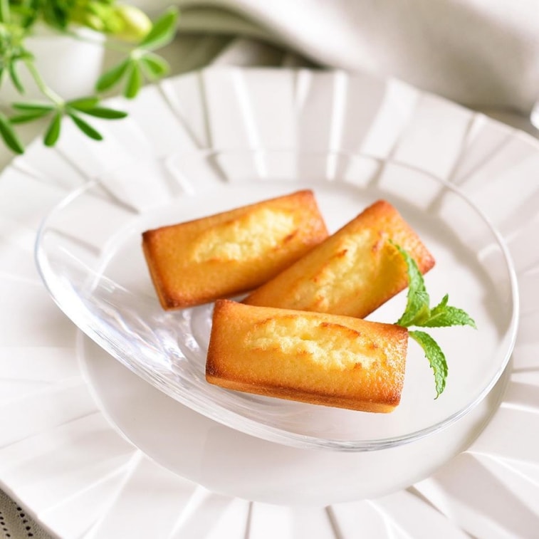 【Livraison directe du Japon】 Pâtisserie japonaise HENRI CHARPENTIER, record Guinness du nombre d'unités vendues pendant 6 années consécutives, Financier aux noisettes et au beurre, paquet de 8 3