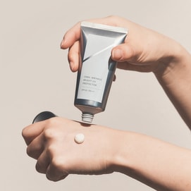 日本ORBIS奧蜜思 靜顏凝亮抗皺防曬精華乳 SPF50+ PA++++ 50g