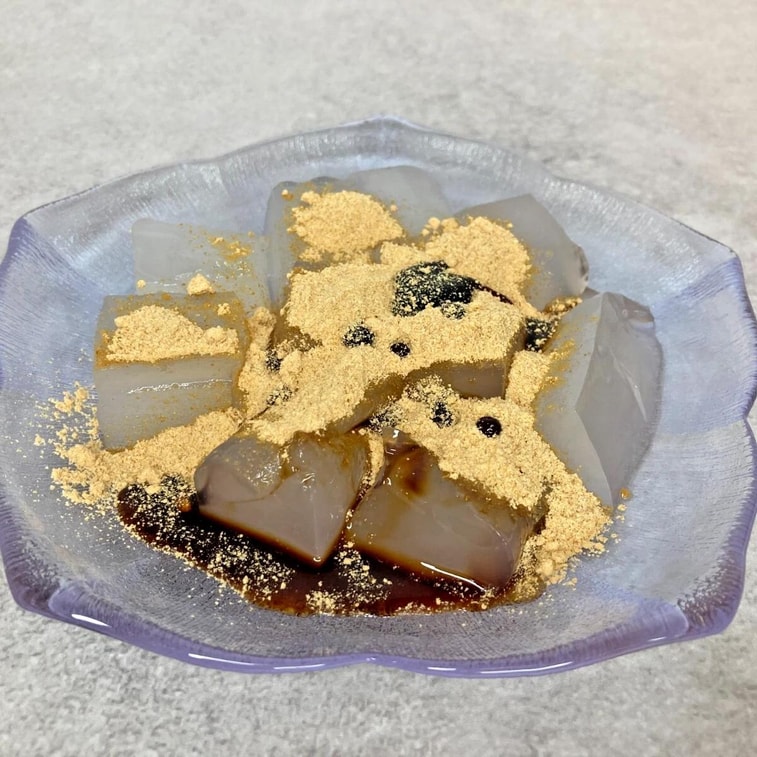 Kyoto Warabimochi,Mochi with Kinako & Brown Sugar Syrup, 4.23 oz 【Soft & Fragrant】【Japanese Wagashi Dessert】 4