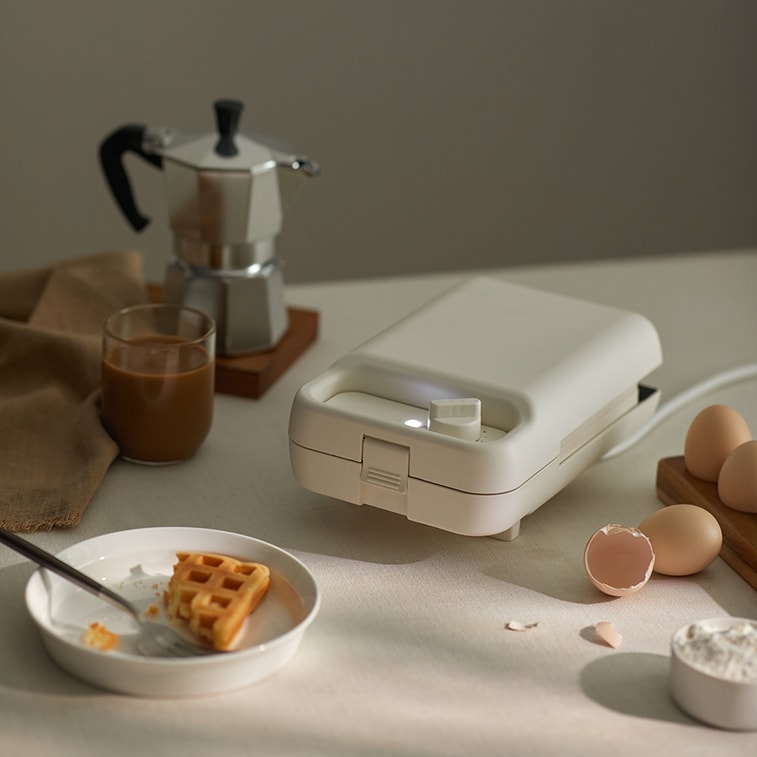 2-in-1 Waffle and Sandwich Maker – Rapid Preheat | Removable Nonstick Cooking Plates | Easy-Clean Breakfast Appliance 7