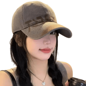 【中国直送】Dear Mrs. ウォッシュ加工 オールドレター ベースボールキャップ レディース アメリカンレトロ 大きめヘッドキャップ 小顔効果 ダークグレー 1個 M(56-58cm)