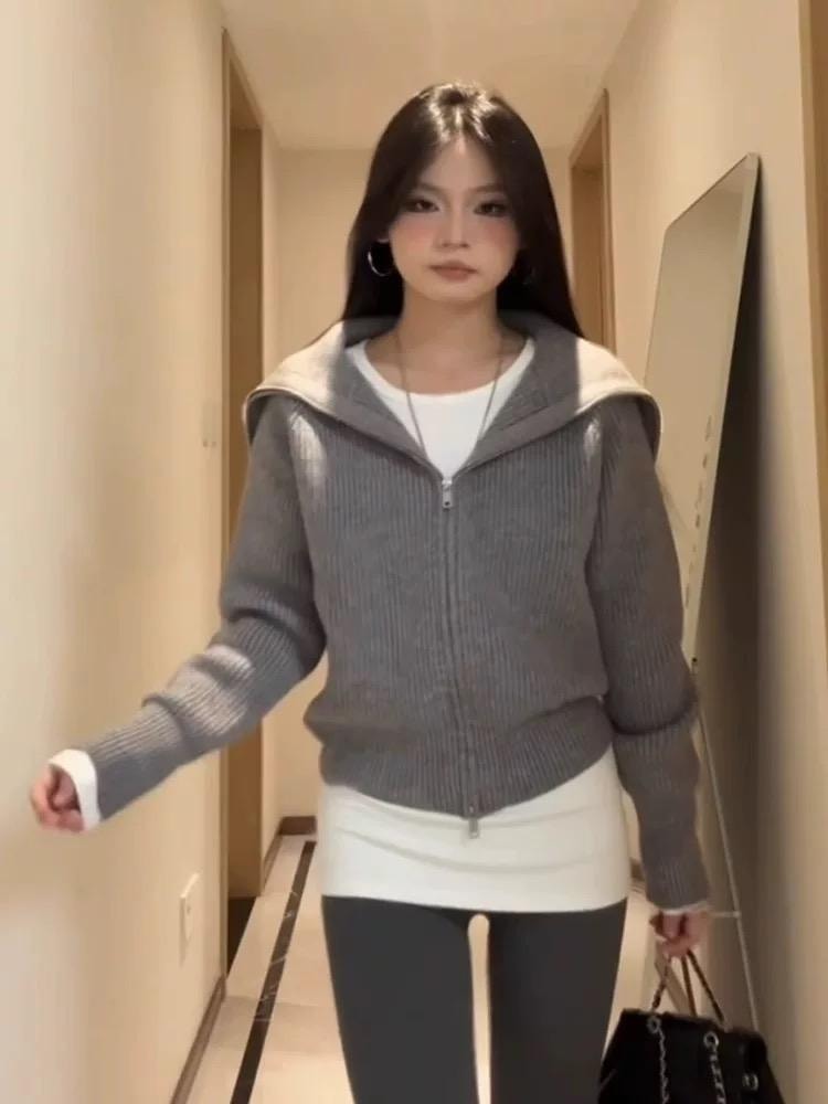 【中國直郵】 艾泊麥 淺灰色修身長袖打底衫L碼【萬能百搭內搭】圓領高彈力柔軟親膚 腰部褶皺顯瘦收腰 中長款疊穿羽絨服毛衣大衣 春秋單穿配褲裙 學生黨留學生通勤必備 四季基礎款【女生百搭打底神器】