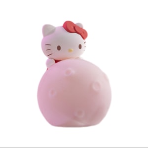 【中國直郵】 三麗鷗月球系列小夜燈 擺飾 矽膠 卡通創意禮物 可愛小夜燈 - 凱蒂貓 1個