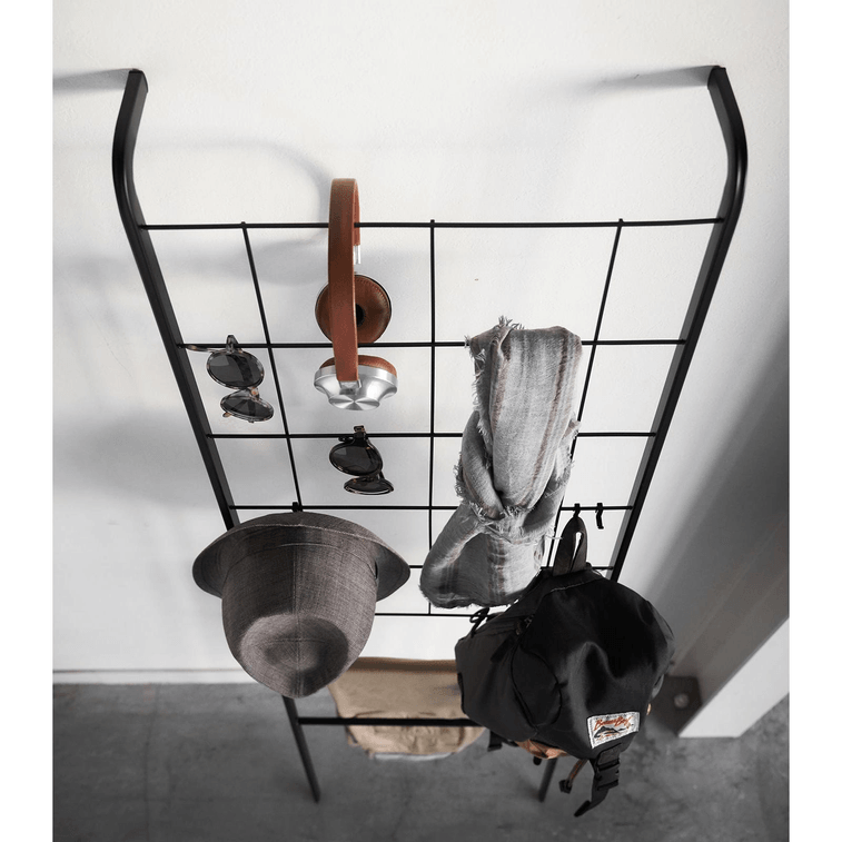 日本 Yamazaki Home 帶網格面板的傾斜梯子 (63 高) - 鋼 黑色 1件 5