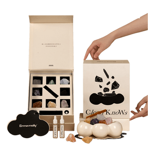 艾瑪莫莉 雲知道香氛晶石禮盒【杯墊*1 記事本*1 雲朵陶瓷器皿*1 晶石*9 肉桂*1 精油10ml*2】