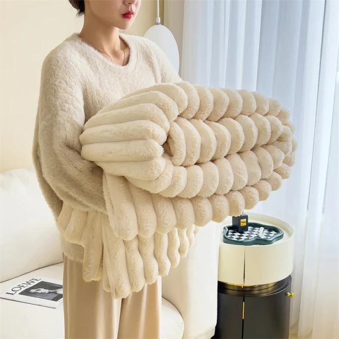 【中國直郵】Lullabuy 香濃牛奶兔絨毛毯毯子秋冬床上用品被子居家 香草牛奶 120*200cm