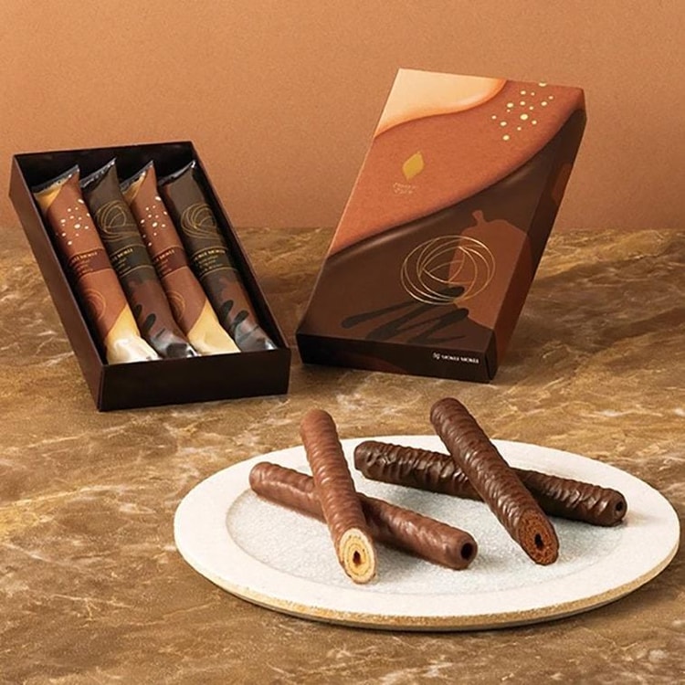 what is tobacco spit When smokeless tobacco users spit in public places, the saliva in their spit puts the community at risk of many communicable diseases, including COVID-19. Tobacco also reduces the immunity of its consumers. #