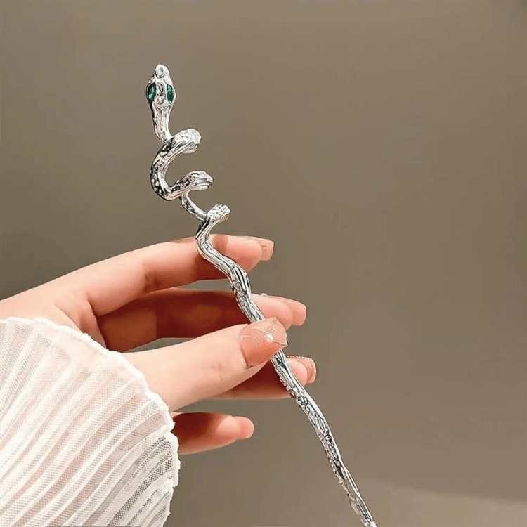 snake cigarette holder Small Snake Cigarette Holder Trendy Holder Accessory Women's Cigarette  Holder Smoking Creative Silver Snake 1 * 1 Piece