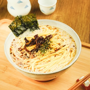 熊本黒マー油とんこつラーメン 186g