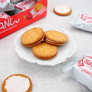 Sando Biscuit Strawberry Cream Flavor 5.68 oz