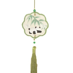 [중국에서 직접 메일] 상하이 Qianli 중국어 번체 자수 향낭 펜던트 자동차 향수 액세서리 향낭 평화로운 복주머니 중추절 등불 축제 봄 축제 향낭--팬더(향수 없음) 1개丨*예상 도착 시간 3-4주