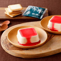 White Chocolate Pudding With Lonicera Caerulea Jam, 3pcs【Japanese Sweets Souvenirs】