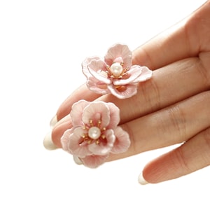 Pink Wrapped‑Flower Stud Earrings Pink F 1 Pair Elegant Fresh Sweet Ear Jewelry Daily Accessory For Bridal Robe Cheongsam