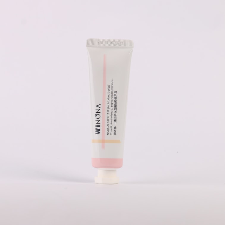 중국 위노나 클래식 리페어링 핸드크림 기프트박스 30g*3 [황금계화+청송+운남동백] 가을 겨울 건조 및 갈라짐 방지 3가지 향 50% 할인 신상품 5