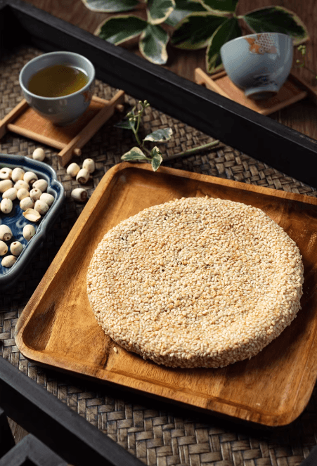 【中国直邮】 乾生元 松仁枣泥麻饼 皮薄馅多 外酥内软 苏州百年非遗手工传统老式糕点 休闲零食 早餐休闲茶点 节日礼品 346g 1盒