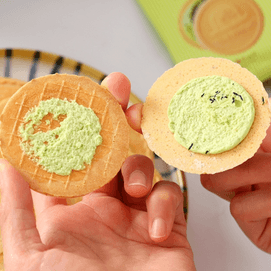 TIVOLINA Akai Bohshi KUKKIA Whipped Chocolate Matcha Green Tea Sandwiched with Cookie 2.75oz