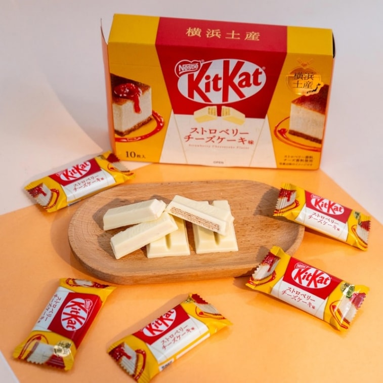 KitKat Strawberry Cheesecake Flavor Chocolate Waffle Biscuits 10 Pack 3