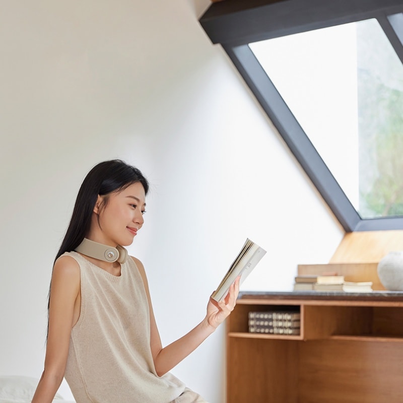 【中国直邮】 OLAYKS 颈椎按摩器肩颈按摩仪热敷脖子脉冲颈部按摩仪护颈仪 一个装