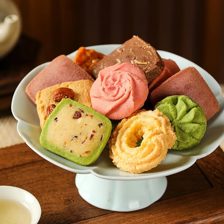 皇家尚食局x西安博物院联名 唐韵华彩糕点礼盒 曲奇荷花酥流心酥 748g【可可味+紫薯味+蓝莓巴旦木味+抹茶蔓越莓味+玫瑰味+萌托斯+椰丝味+青柠味+陨石奶黄味+紫晶酥+蛋黄乳酪酥+福气满袋+岁岁常青+万事如意+蓝莓芝士味】 8