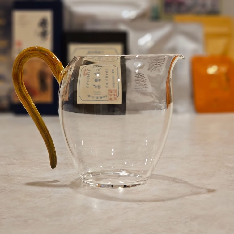 小师姐评茶 晶彩红柄玻璃公道杯 超轻材质手工打造 高硼硅耐热防烫 断水利落 新手友好 功夫茶必备分茶器 健康环保材质 280ml 8