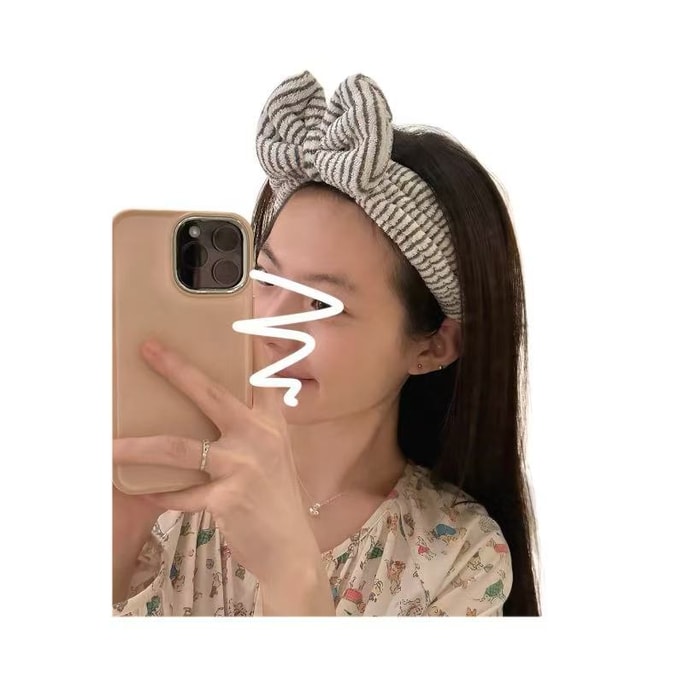 엄선된 상품: 세안 및 마스크 착용에 적합한 흰색 줄무늬 헤어밴드, 1개