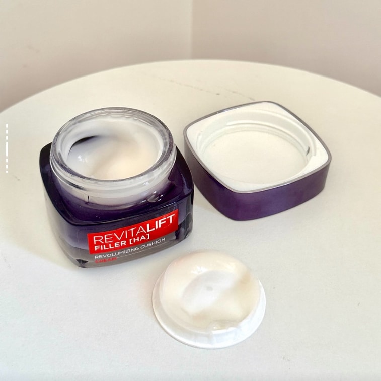 [홍콩 직송] 로레알 파리, 프랑스 [50ml 구매 시 15ml 무료] 로레알 제로 크림 50ml + 15ml 리바이탈라이징 히알루론산 나이트 크림 푸보인과 히알루론산 함유로 탄력, 보습, 주름 개선 효과로 미세 주름을 최소화합니다. 3