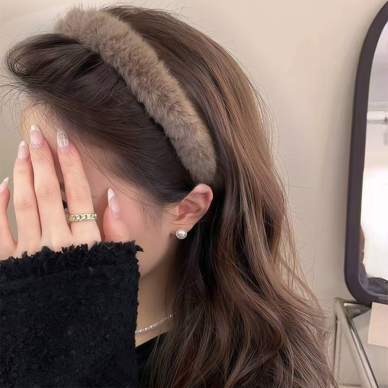 One Korean-style trendy leopard print hairband and hair clip in coffee color