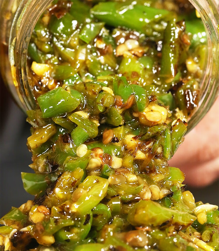 川娃子 经典烧椒酱 230g 传统工艺碳烧辣椒酱下饭菜拌饭拌面酱 剁椒蒜蓉辣酱 炭烧风味【新鲜道地二荆条制作 辣的自然无科技狠活】