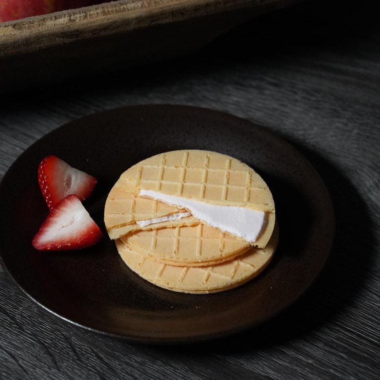 日本NIKKO日光 Sand Gaufrette法式奶油夾心薄脆鬆餅 三明治威化餅乾 草莓口味 10 80g【情人節禮物】 3