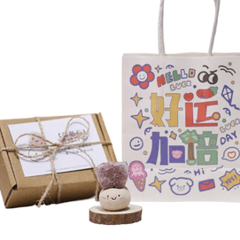 【中国直邮】 未知 其它品牌 纯手工小豆丁可爱天然水晶原矿裸石 草莓石爱情守护3.5cm