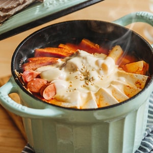 BUYDEEM Enameled Cast Iron Dutch Oven, 6.3 inch 1.9QT Cozy Greenish