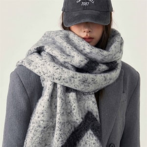 【中国直送】HSPM プレミアム雰囲気 あったか厚手 冬用スカーフ ブラック グレー フラワー F