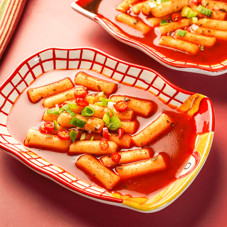 Sweet and Spicy Tteobboki (Korean Rice Cake), Ready-to-Eat, 8.47 oz 3