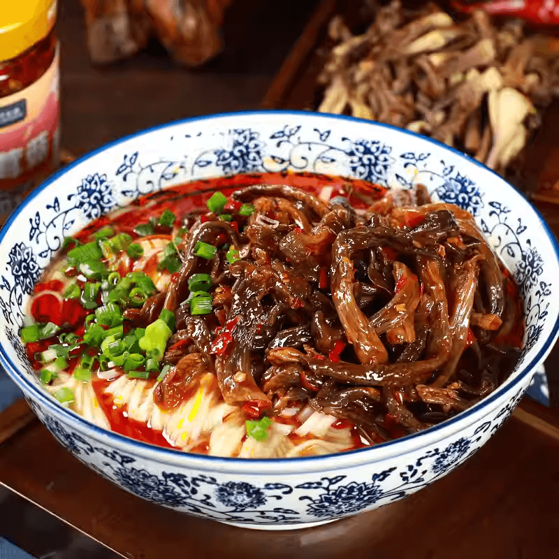 【中国直邮】 三知情 鹿茸菇湖南开味下饭菜酱菜辣椒酱香辣下饭即食瓶装238克*1瓶