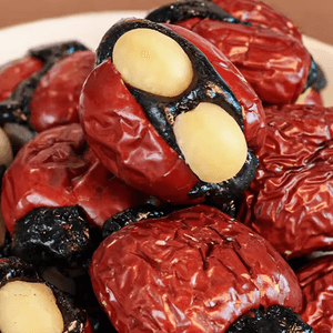 Fortune Dates 14.11 oz【Red Dates With Soft Glutinous Rice + Crispy Macadamia Nuts】