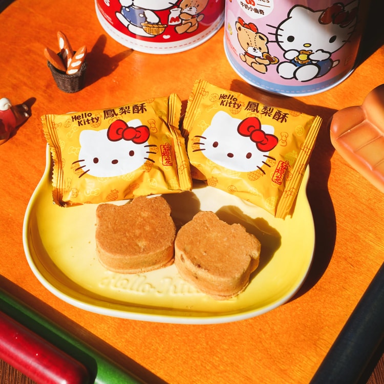 red sakura サンリオ ハローキティ パイナップルケーキ ギフトボックス